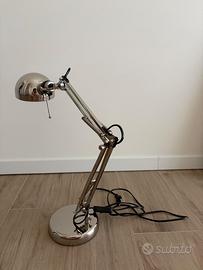 Lampada da scrivania IKEA orientabile in metallo c