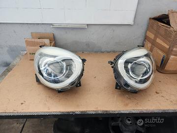 fari anteriori  xenon originali  Fiat 500x
