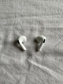 Cuffie AirPods 3 con difetto.