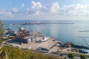 Terreno vista mare di 2000 mq