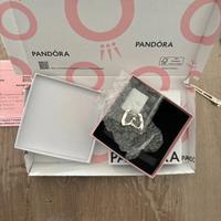 Pandora Orecchini Cerchi a V - Linea Sinuosa