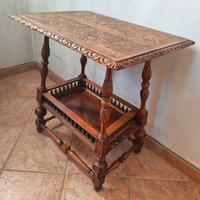 tavolino, intagliato a mano 