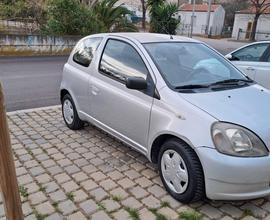 TOYOTA Yaris - 2001