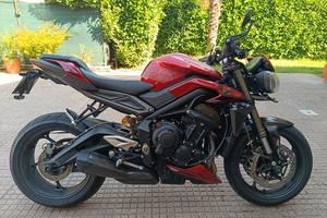 Triumph Street Triple RS 765
