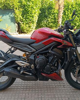 Triumph Street Triple RS 765