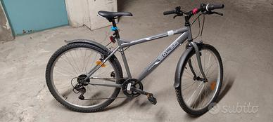  bicicletta bambino/na nuova , mai usata.