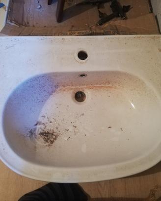 Lavello bagno in ceramica