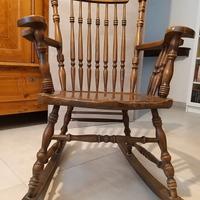 Sedia dondolo di legno