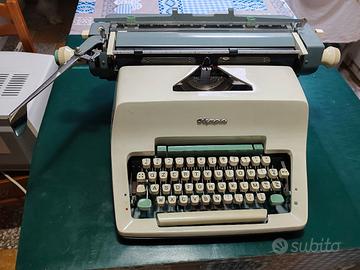 macchina da scrivere Olympia