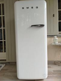 Frigorifero Smeg VintageFAB28LB1 apertura sinistra