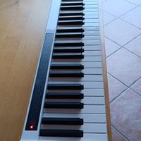 Tastiera 61 tasti, bianca, con borsa e pedale