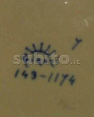 Ceramica o maiolica d'epoca antica (piatto statua)