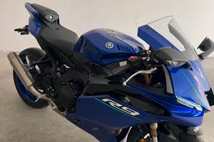 Yamaha R9 akrapovic 2026 500km