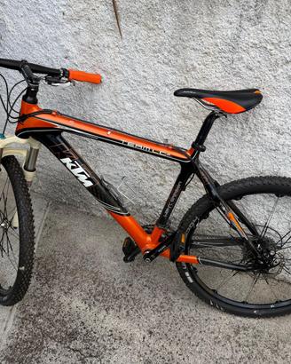 Mountain bike ktm (carbonio)