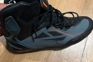 Scarpe moto sportive