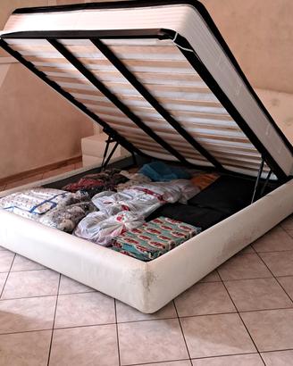 Letto contenitore matrimoniale in ecopelle
