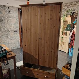 armadio in legno