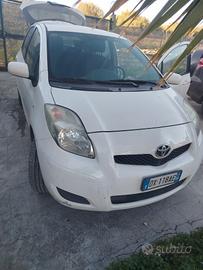 Toyota Yaris 1000 fire