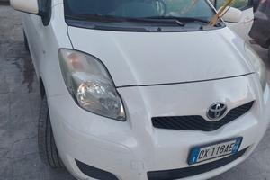 Toyota Yaris 1000 fire