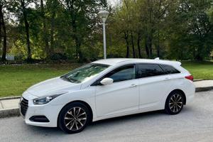Hyundai i40 wagon 1.7 CRDi 141 CV full optional