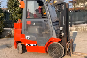 S79 Muletto 25 q Toyota
