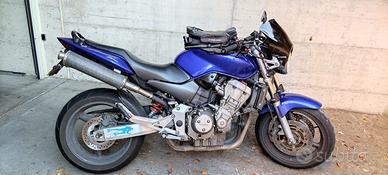 Hornet 900