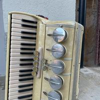 Fisarmonica Scandalli modello anni 50, 80 bassi