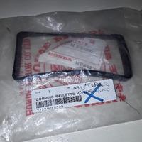 Gommino bauletto schienalino post. honda vt500