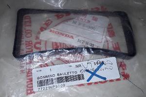 Gommino bauletto schienalino post. honda vt500