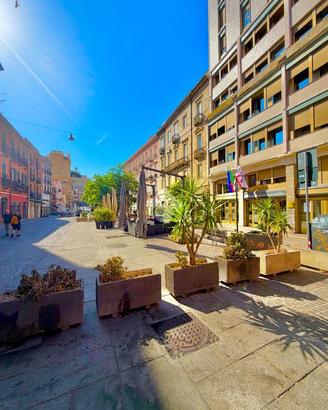 MONOLOCALE A CAGLIARI