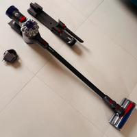 Dyson V8