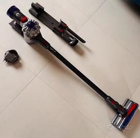 Dyson V8