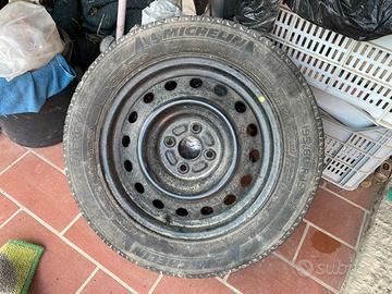 Gomma di scorta con cerchio 195/60 R15