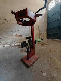 Attrezzo smontaggio molle ammortizzatori 