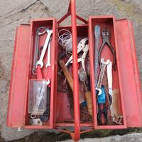 Cassetta attrezzi + attrezzi 