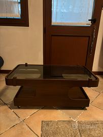 Tavolino vintage con piano in vetro e ruote