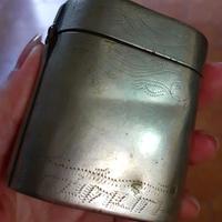 portatabacco vintage in metallo