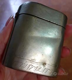 portatabacco vintage in metallo