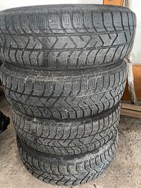 Cerchi in ferro + Gomme PIRELLI