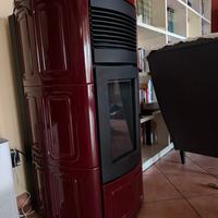 Stufa a pellets MCZ 12 KW con ceramiche bordeaux
