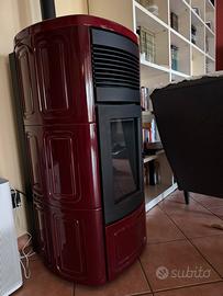 Stufa a pellets MCZ 12 KW con ceramiche bordeaux