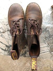 Anfibi Dr. Martens marroni
