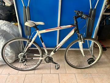 Bici uomo donna trekking ciclo trekking/ cittá