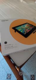 Wacom Cintiq 16" + Pro pen SLIM + Stand regolabile