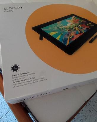 Wacom Cintiq 16" + Pro pen SLIM + Stand regolabile
