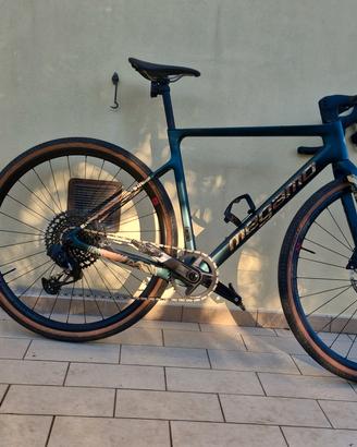 bici gravel megamo silk 2025