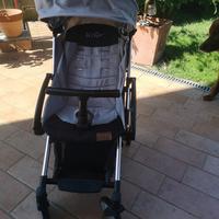 Passeggino compatto K2go di Kees