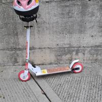 Monopattino bambina e casco 