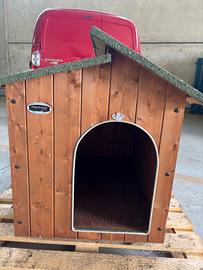 Cuccia in legno per cani
