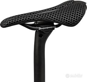 Sella in carbionio e stampata in 3D personalizzata